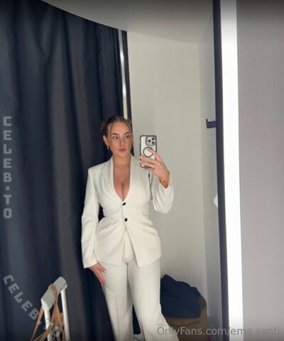Ema.santi nude photo 15