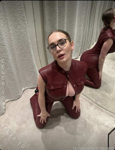 Ema.santi nude photo 1