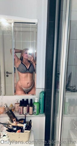 Emiglia Bader nude photo 8