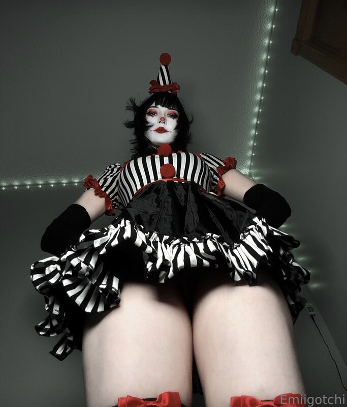 Emiigotchi nude photo 9