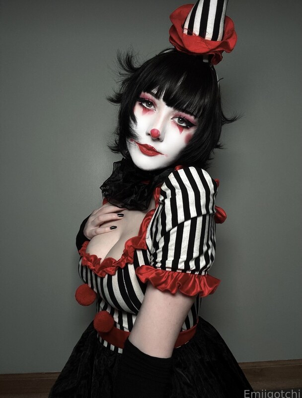 Emiigotchi nude photo 14