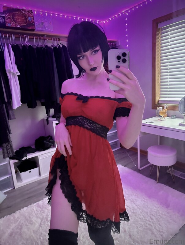 Emiigotchi nude photo 34