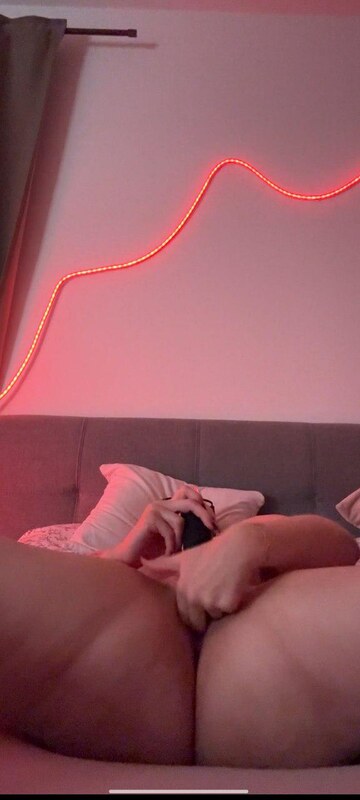 emiiliaaaoklahomaa nude photo 11