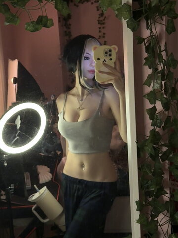 emiki28 nude photo 5