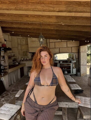 Emilia Baumgart nude photo 3