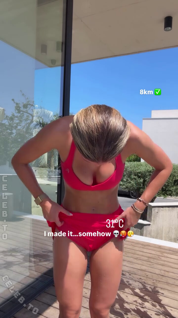 Emilia BTE nude photo 2