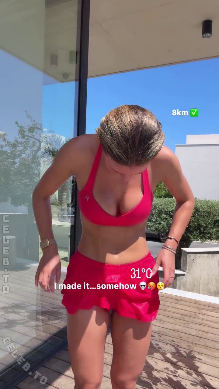 Emilia BTE nude photo 3