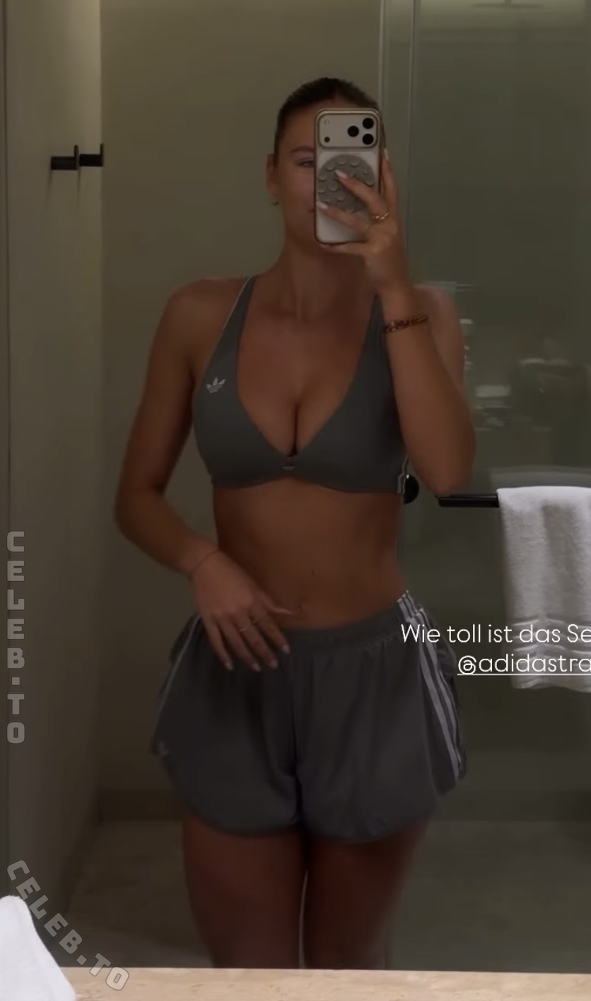 Emilia BTE nude photo 3