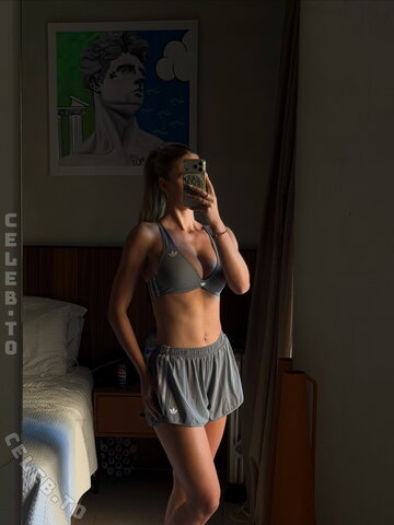 Emilia BTE nude photo 3