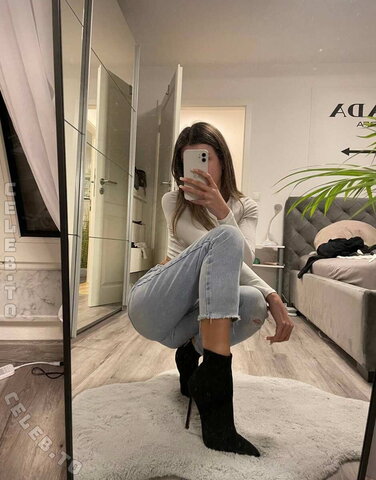 emiliaaa.rose nude photo 21