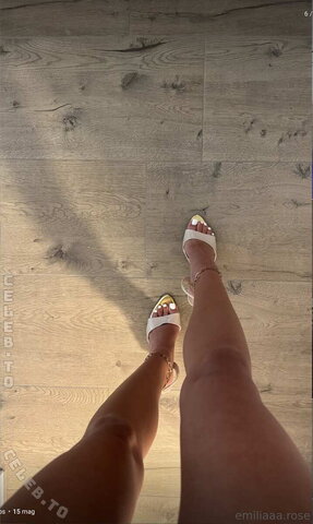 emiliaaa.rose nude photo 17