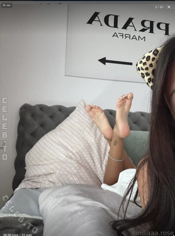 emiliaaa.rose nude photo 16