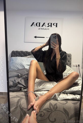 emiliaaa.rose nude photo 6