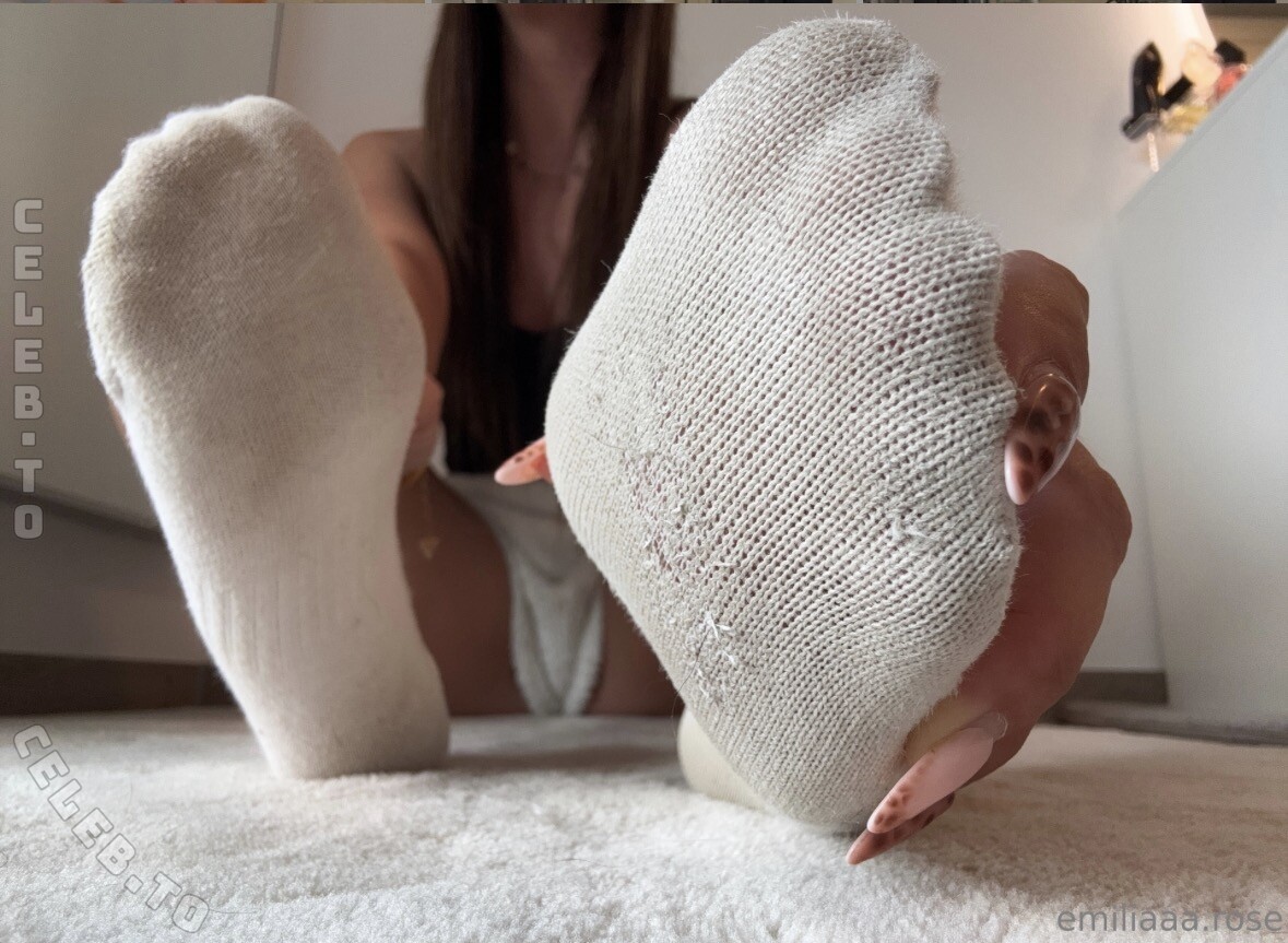 emiliaaa.rose nude photo 12
