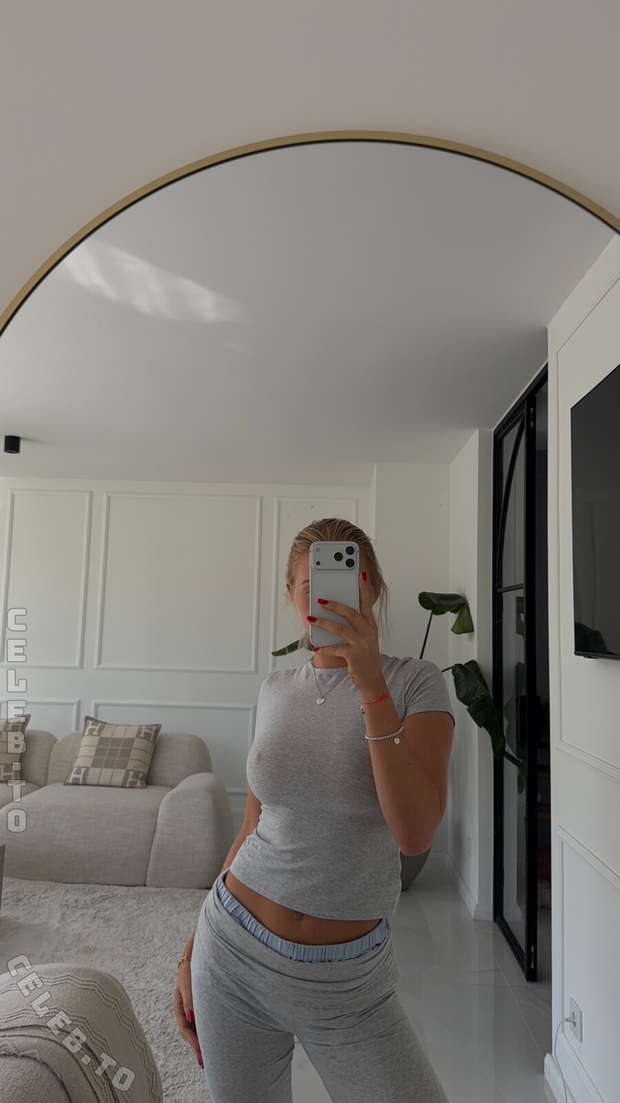 Emilia_wue nude photo 1