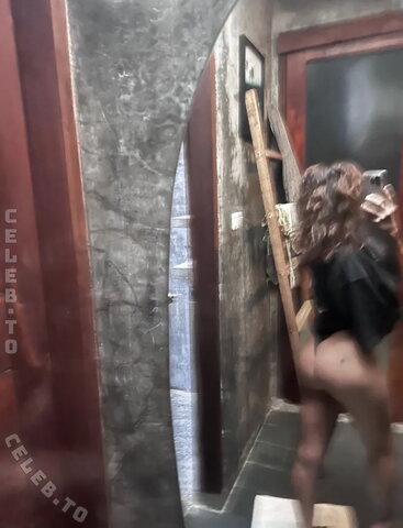 Emilie Boclet nude photo 23