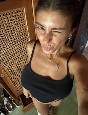 Emilie Boclet nude photo 17