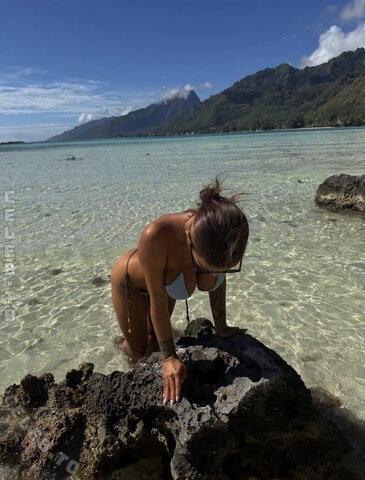 Emilie Boclet nude photo 7