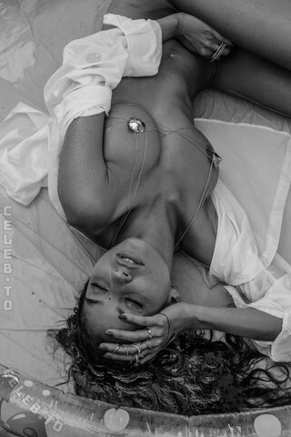 Emilie Payet nude photo 45