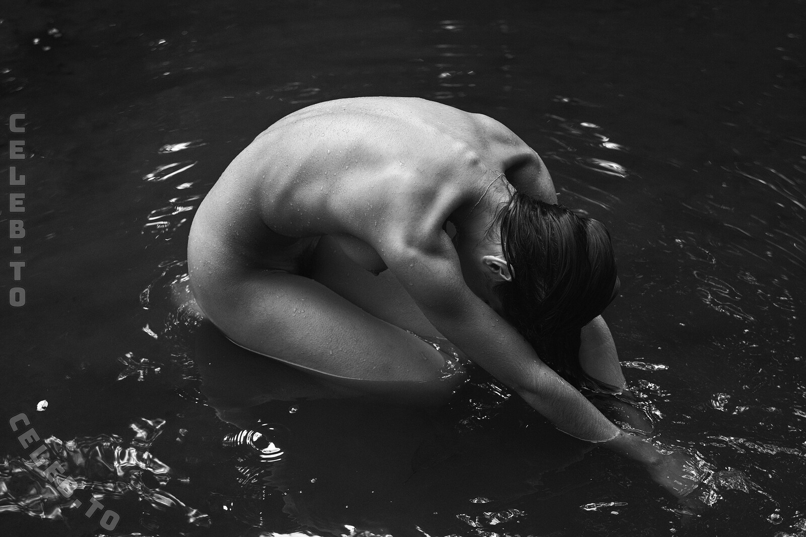 Emilie Payet nude photo 13
