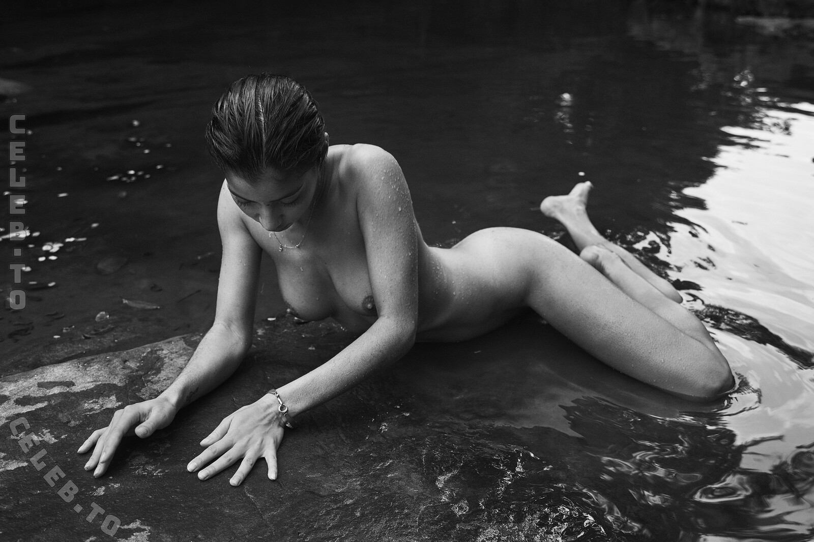 Emilie Payet nude photo 22