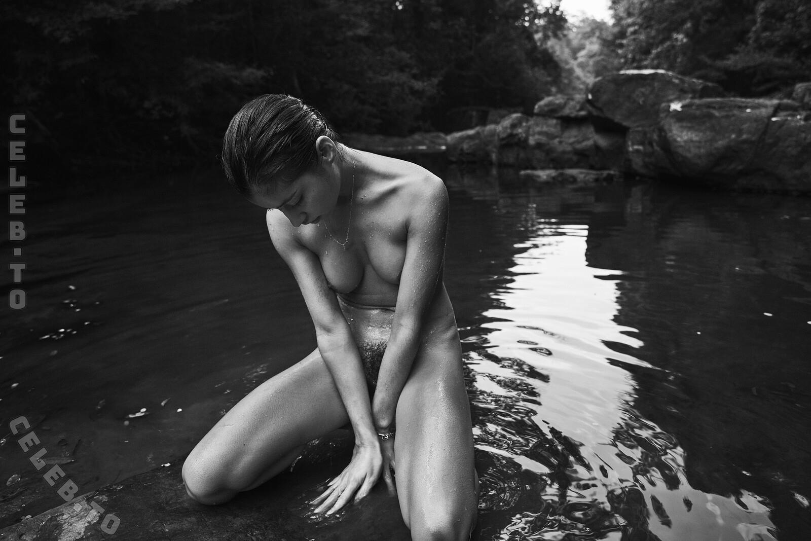 Emilie Payet nude photo 23