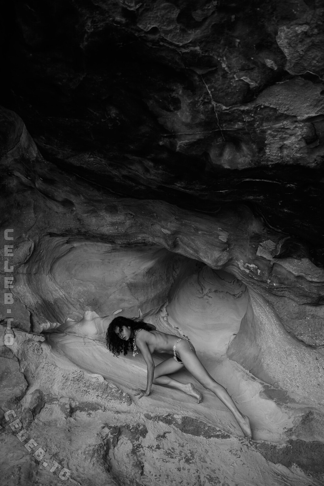 Emilie Payet nude photo 29