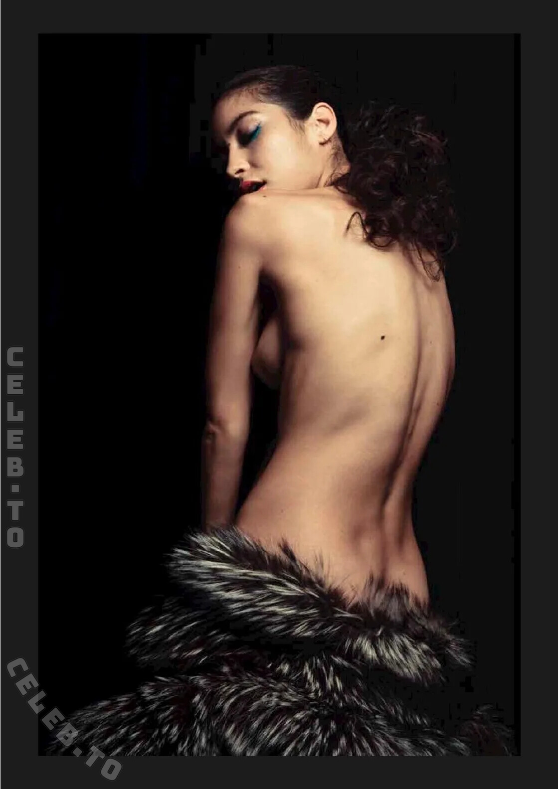 Emilie Payet nude photo 5