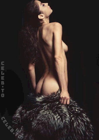 Emilie Payet nude photo 42