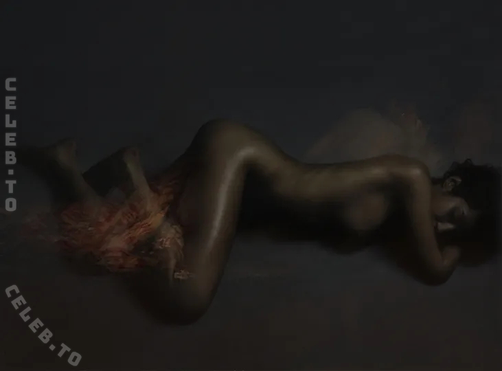 Emilie Payet nude photo 2