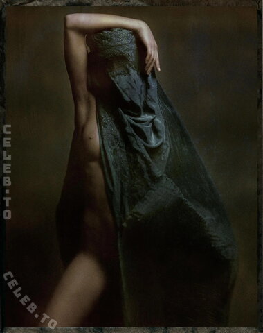 Emilie Payet nude photo 36