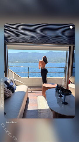 Emiliia.ar nude photo 6