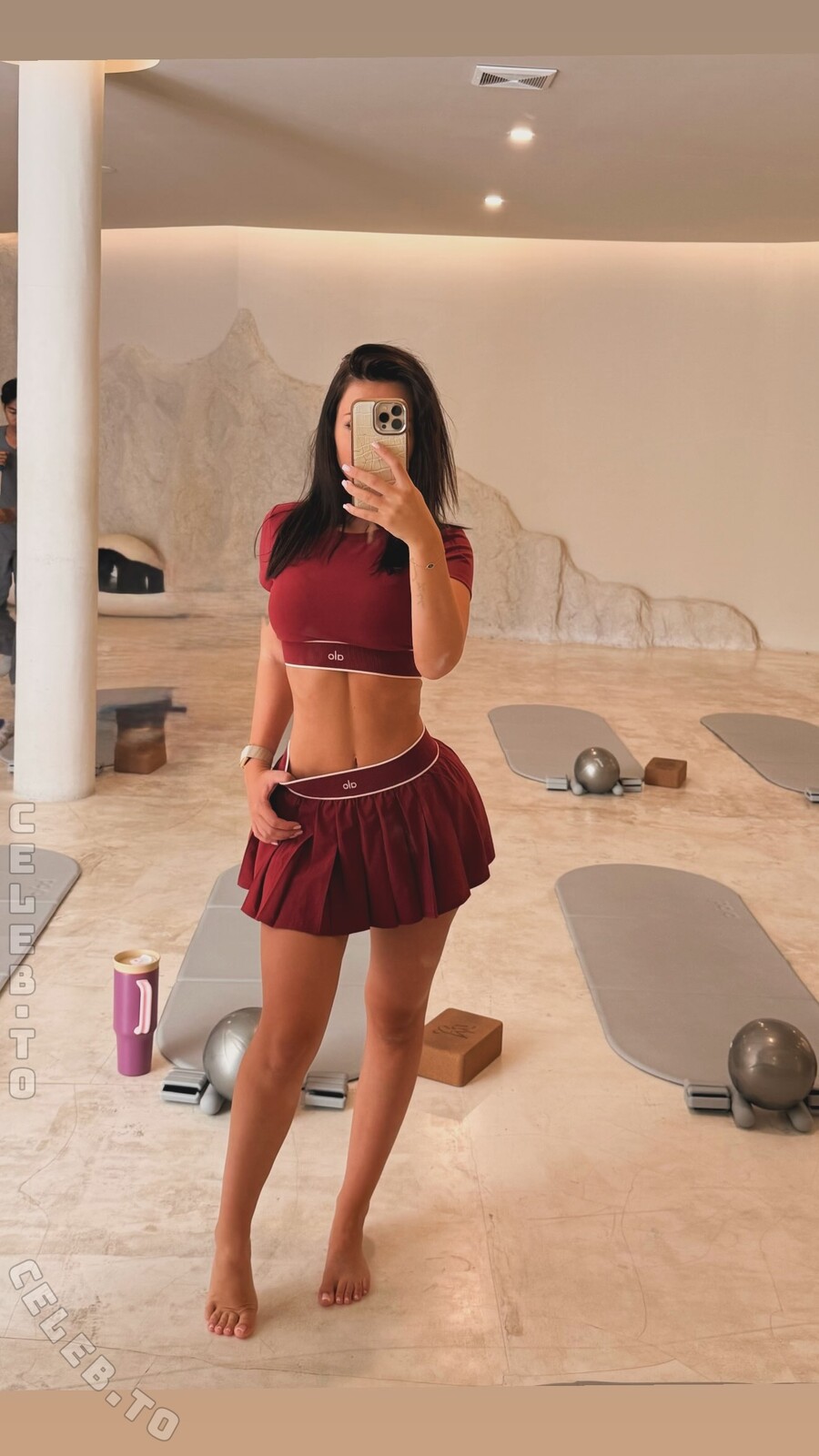 Emiliia.ar nude photo 3