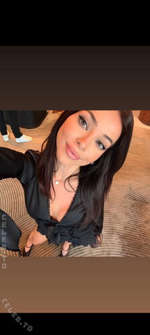 Emiliia.ar Sexy (2 photos)