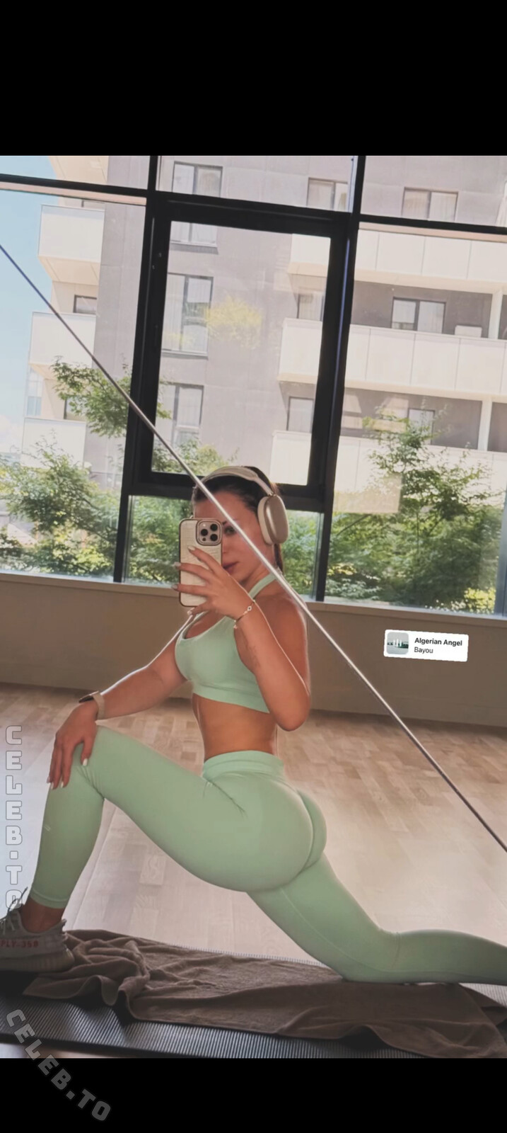 Emiliia.ar nude photo 1