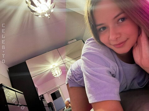 Emiliy Dreams nude photo 16