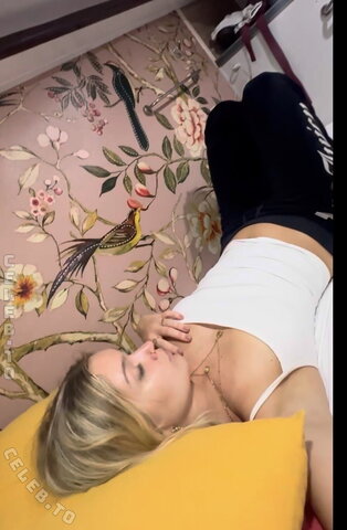 Emily Anouk Dorn nude photo 9