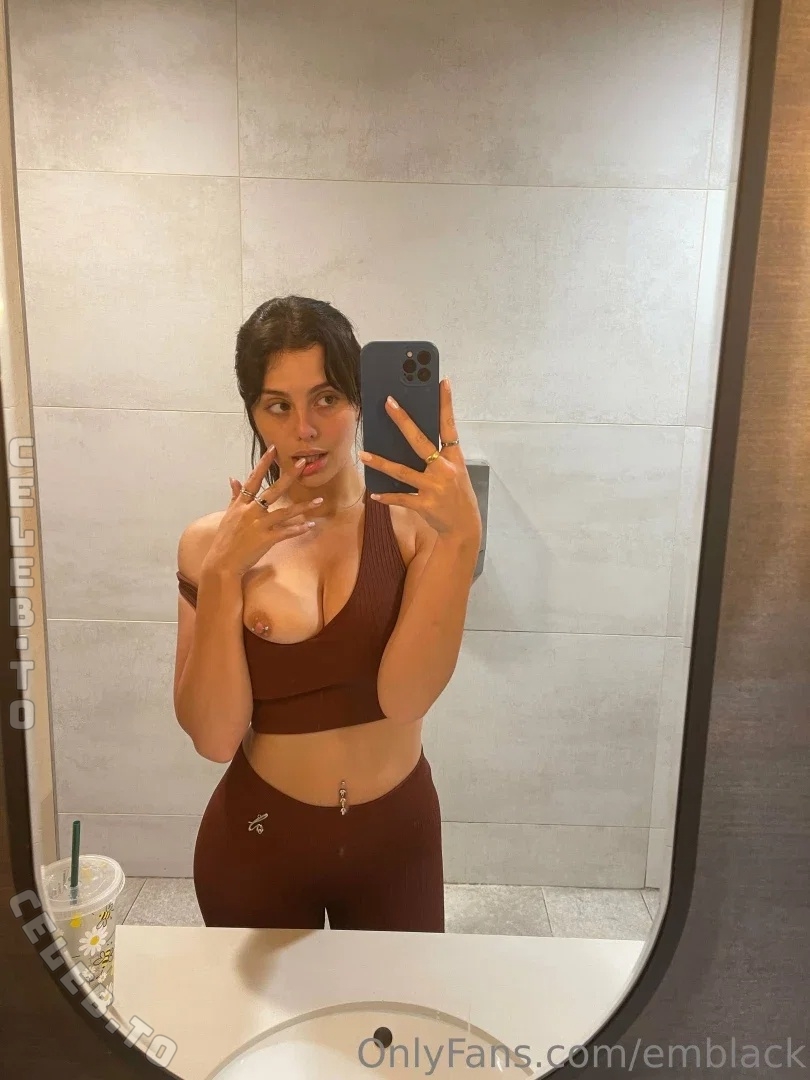 Emily Black nude photo 3