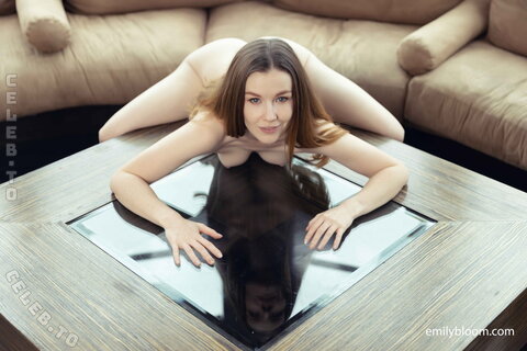 Emily Bloom nude photo 3