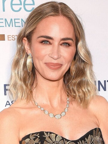 Emily Blunt nude photo 6