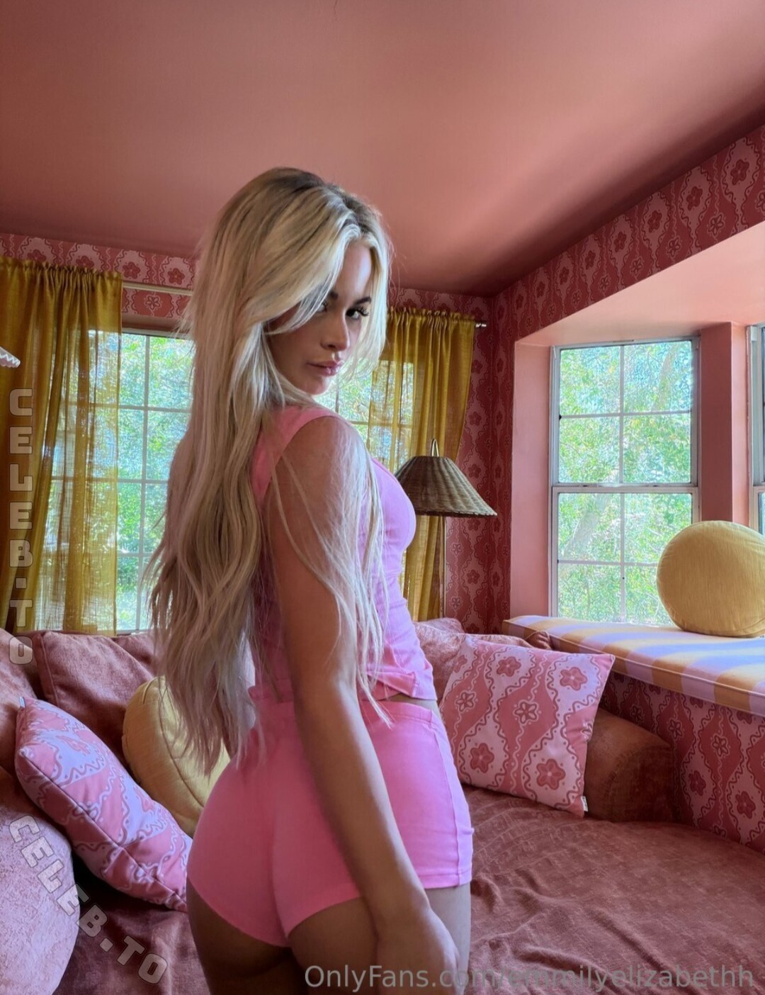 Emily Elizabeth nude photo 7