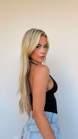 Emily Elizabeth nude photo 16
