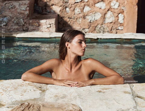 Emily Feld nude photo 3