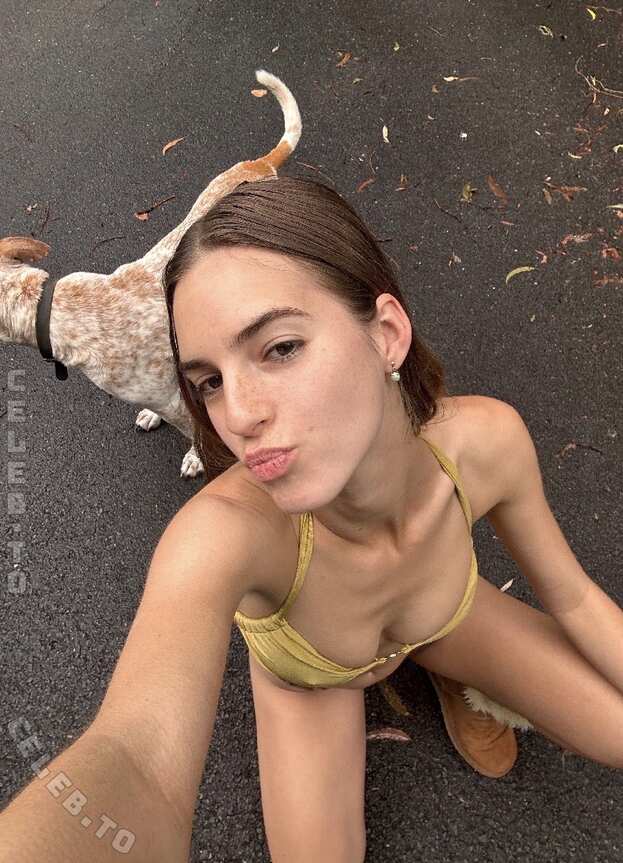 Emily Feld nude photo 2