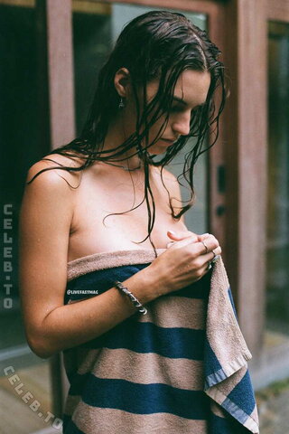 Emily Feld nude photo 40