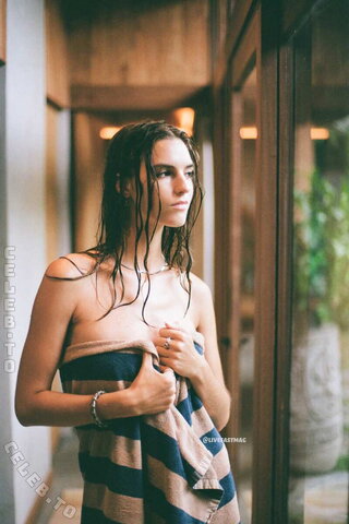 Emily Feld nude photo 18
