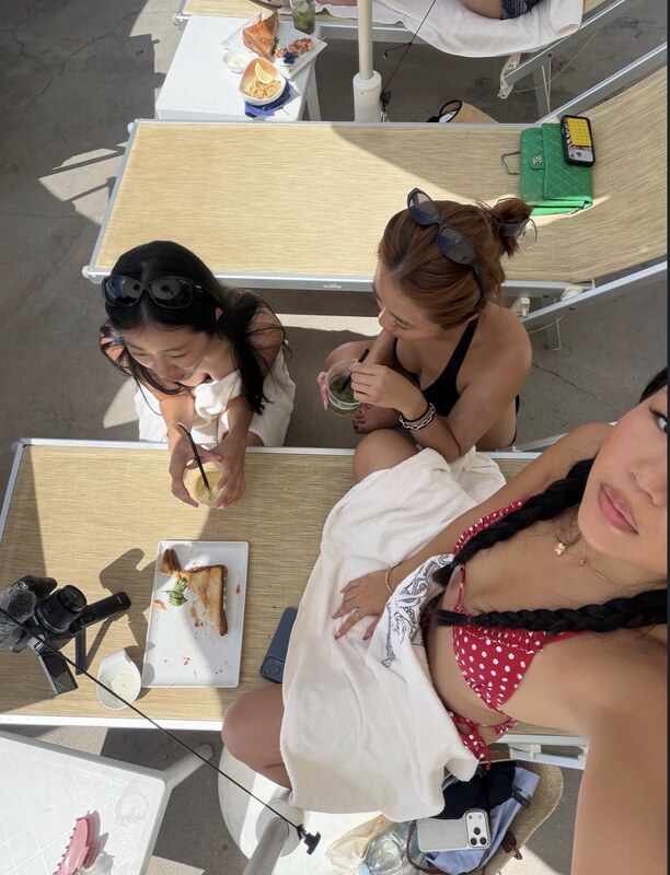 Emily ha nude photo 3
