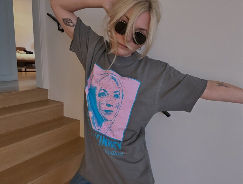 Emily Kinney nude photo 5