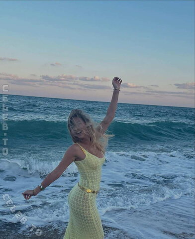 Emily Maurer nude photo 45