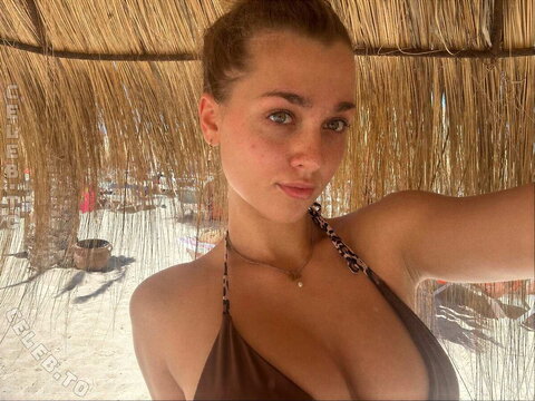 Emily Maurer Fresh (1 photo)